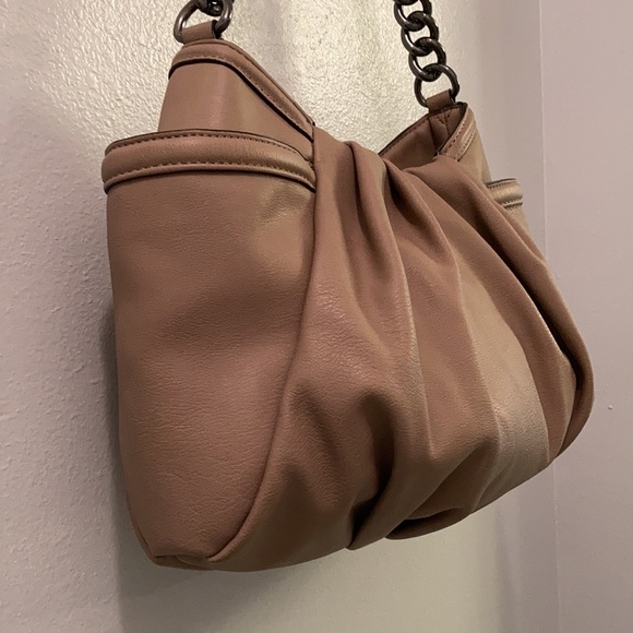 Simply Vera Vera Wang Shoulder Bag - Picture 4 of 14